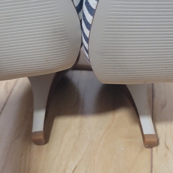 Gianni Bini | Blue & White Striped Leather Heels - Picture 4 of 8